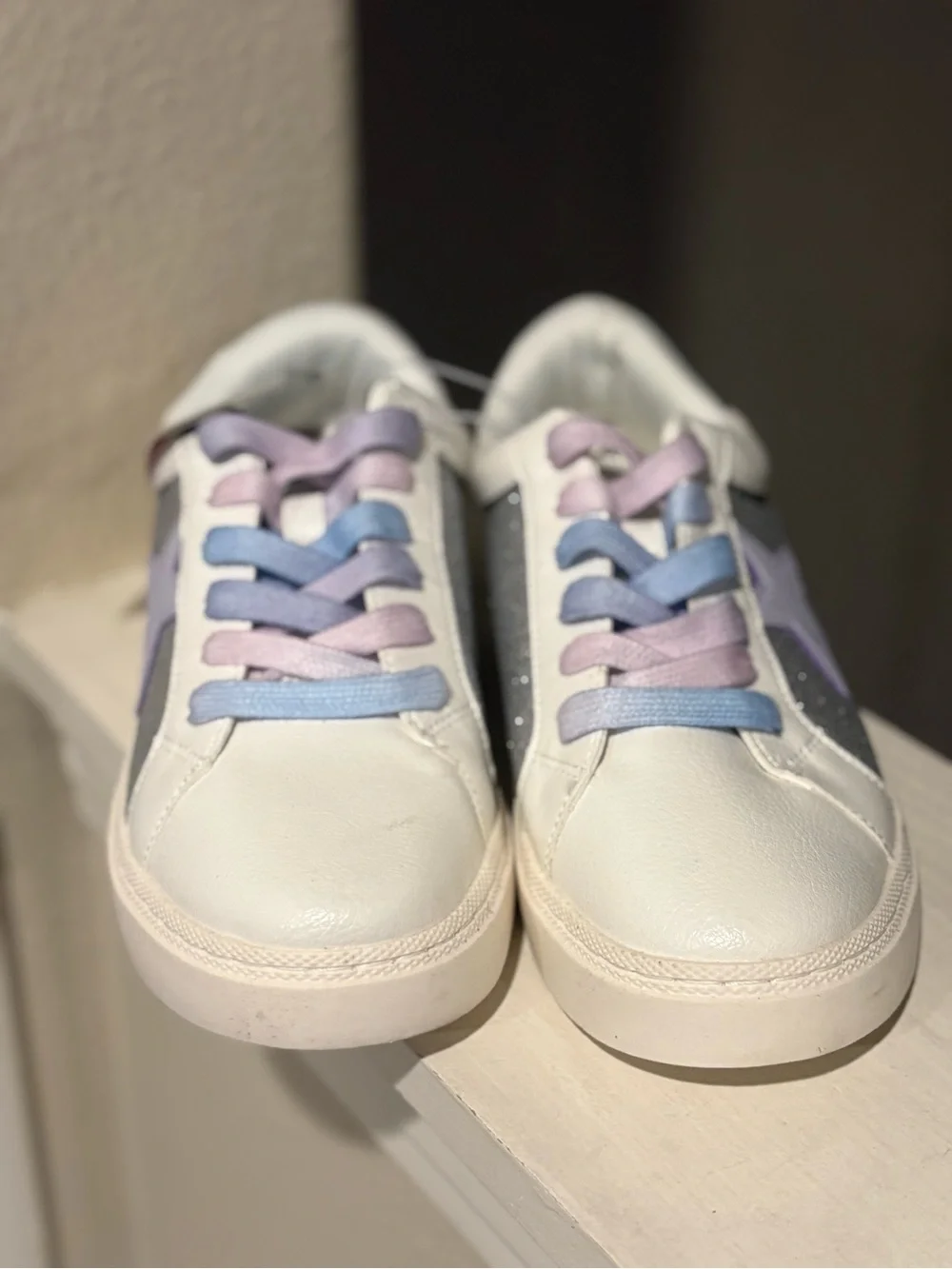 NEW Art Class Kids' Kaitlyn Court White/Silver Sneakers Big Girls Sz 5: Lace Up